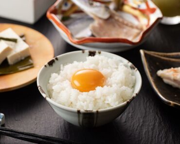 Tại Sao Người Nhật Có Thể Thoải Mái Ăn Món Trứng Sống?