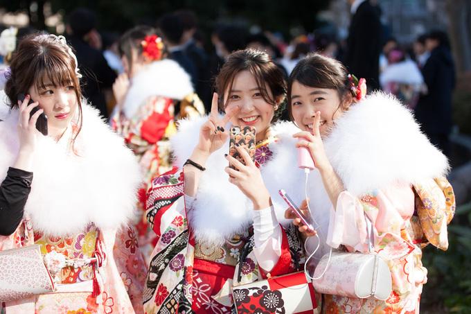 Để định cư tại Nhật, có quốc tịch Nhật thì bạn cần sống ở Nhật Bản liên tục 5 năm.