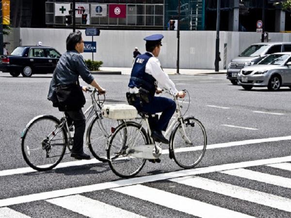 Xe đạp, tàu điện ngầm là phương tiện đi lại chủ yếu của người lao động tại Nhật.